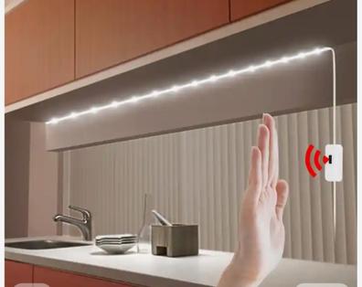 Luces Led Armario a Pilas Inalambrica,Regulable RGB Luz Vitrina LED con  Mando a Distancia y Pulsador LED Cocina Bajo Mueble Sin …