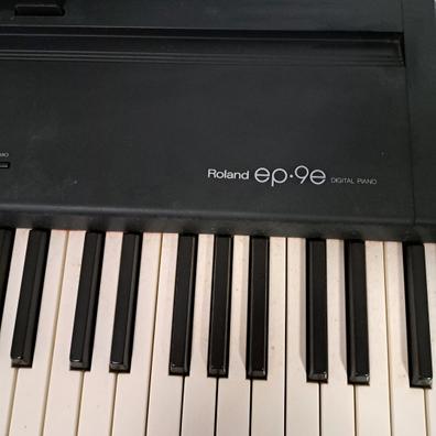 Piano eléctrico ROLAND FP30X DE 88 NOTAS + Mueble Roland KSC70