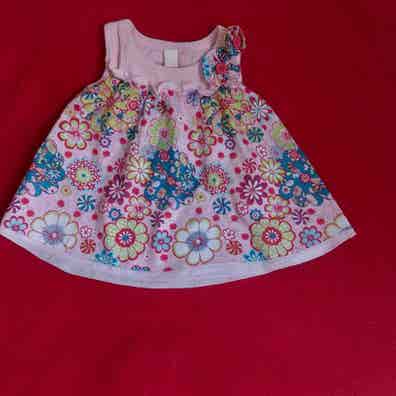 Vestidos para bebé niña de segunda mano en Madrid Capital