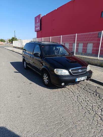 Kia - Carnival