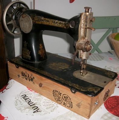 MAQUINA de COSER PEQUENA SINGER, EPOCA 1930, antigua aleman - Foto 2   Máquinas de coser antiguas, Maquina de coser, Máquinas de coser singer