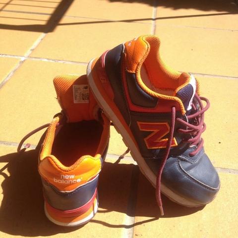 - New Balance Originales