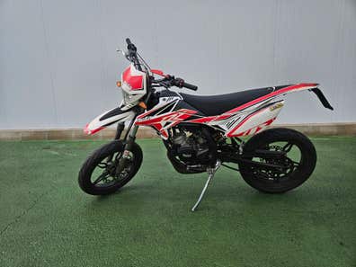 Beta - RR50 SUPERMOTARD