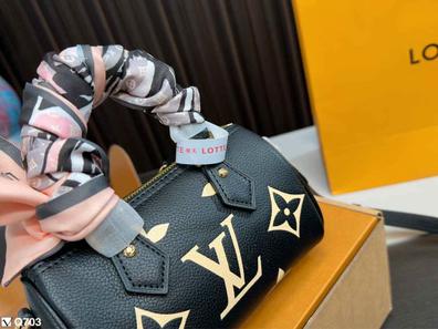 Cinturón Louis Vuitton brillante de segunda mano por 20 EUR en