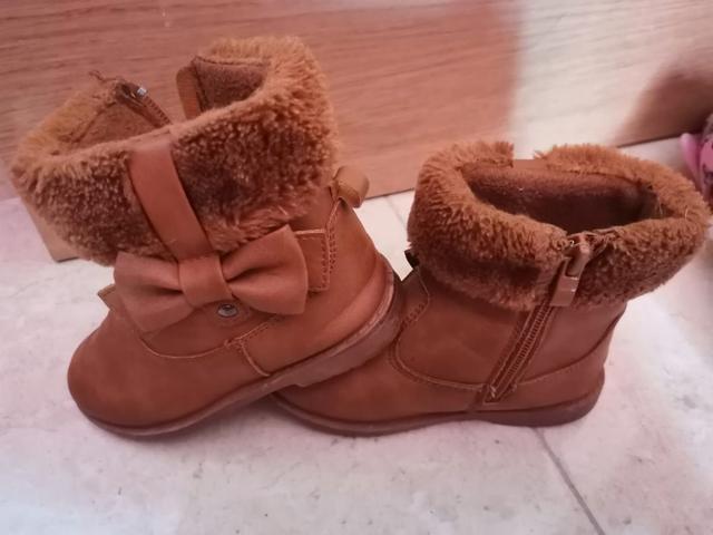 Botas infantiles marrones