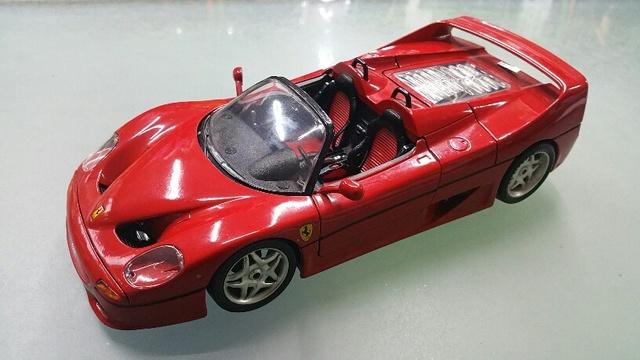 MAQUETA FERRARI F50. BURAGO 1:18.METAL