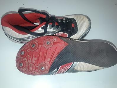 Zapatillas de clavos atletismo (44)+ Aflojador de segunda mano por 25 EUR  en Madrid en WALLAPOP