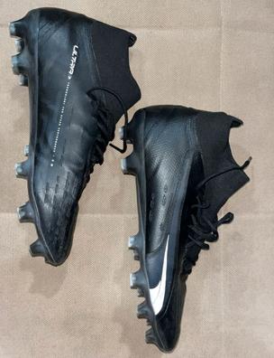 Zapatos de futbol usados Moda y complementos de segunda mano