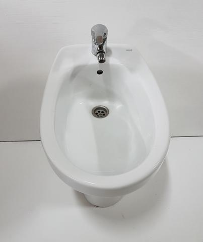 Bidet Roca con grifo de segunda mano por 40 EUR en Bilbao en WALLAPOP