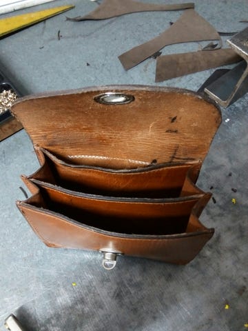 - de cuero hechas a mano