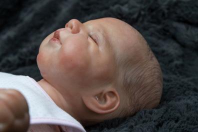 Bebe reborn en adopcion Muñecas mano baratas | Milanuncios