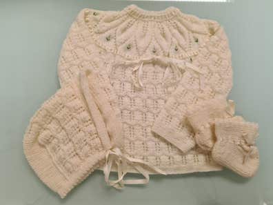 Vendo de bebe hechas a mano Ropita de de segunda mano | Milanuncios