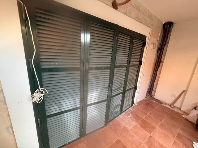 Milanuncios - Puerta corredera aluminio 4 paneles