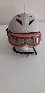 Gafas, casco, protecciones… Los complementos que necesitas para un día de  esquí