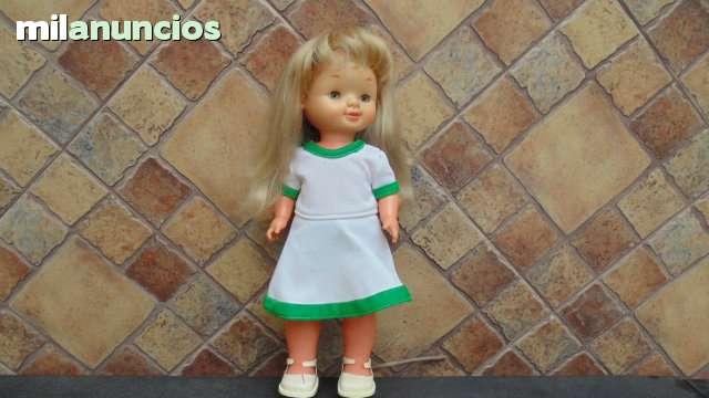 Muñeca violeta cheap de famosa