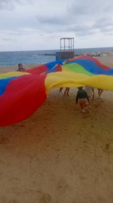 Paracaídas juegos infantil 12 niños de segunda mano por 35 EUR en Azadinos  en WALLAPOP