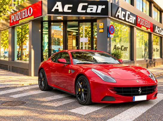 FERRARI FF