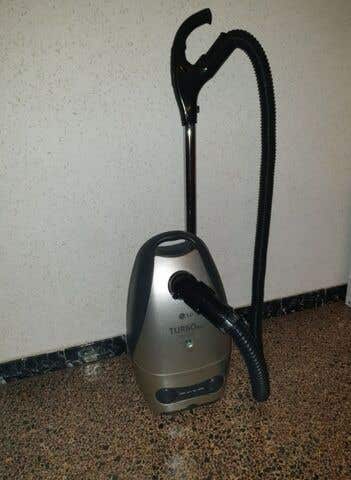 Milanuncios - Aspiradora lg (estado impecable)