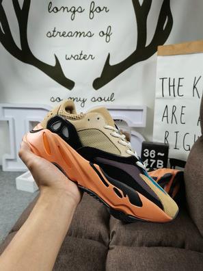 Venta cheap yeezy 700