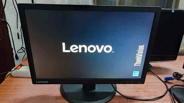 Milanuncios - Monitor LED Lenovo Thinkvision 19,5