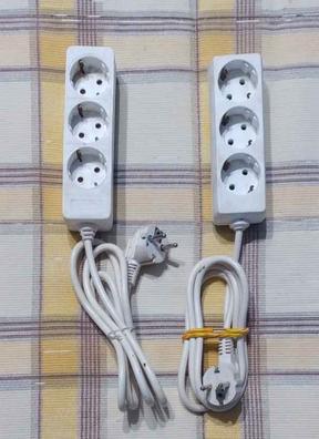 Regleta de enchufes de PVC para armario rack 10” 1U con 3 Schuko rojos e  interruptor