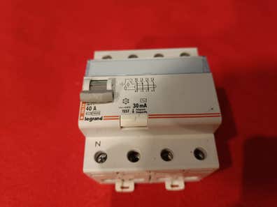 Interruptor diferencial polos. Anuncios para y vender segunda mano | Milanuncios