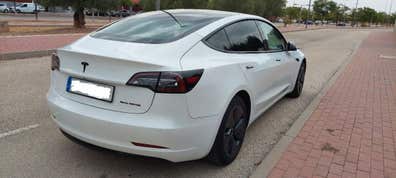 Tesla - Model 3