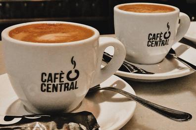 Taza de café con leche - Gastronomía Vasca: Escuela de Hostelería