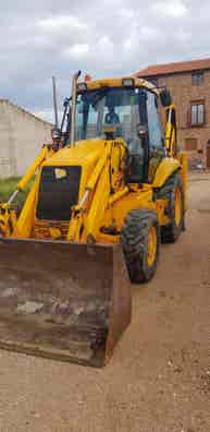 JCB LANZA EL MANIPULADOR TELESCÓPICO GIRATORIO 555-260R