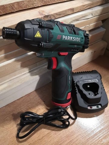 Atornillador de impacto bateria 12v.