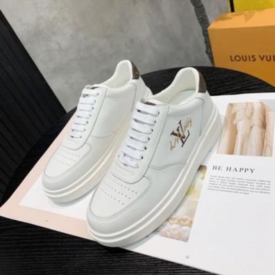 Zapatilla deportiva Louis Vuitton Archlight d'occasion pour 700 EUR in  Barcelona sur WALLAPOP