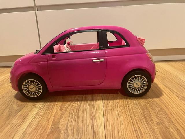 Coche barbie best sale fiat 500 rosa