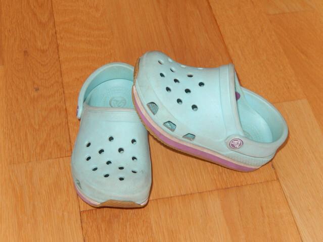 Milanuncios - Chanclas crocs bebé niño niña Talla 22