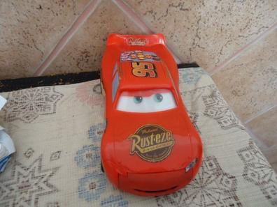 Mattel Disney y Pixar's Cars Talking Plush Lightning McQueen, figura de  auto de peluche suave con más de 10 sonidos y frases