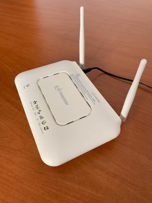 Router 4G + Caja de VOZ / Router TARJETA SIM de segunda mano por 37 EUR en  Málaga en WALLAPOP