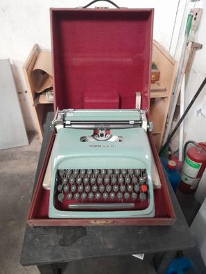 Máquina de escribir Olivetti studio 44 – Cash Inmediato