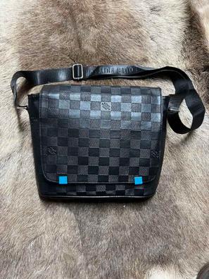 Louis Vuitton Bolso bandolera District para hombre con monograma