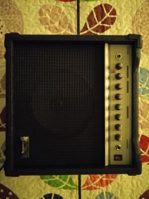 Amplificador de Bajo Stagg 60 Watt`s RMS con compresor