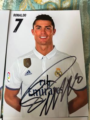 Cristiano Ronaldo dona camiseta firmada para subasta