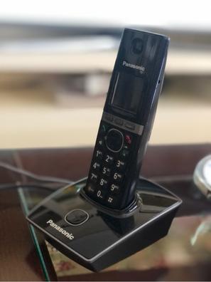 Teléfono Panasonic KX-TG1712 inalámbrico - color negro