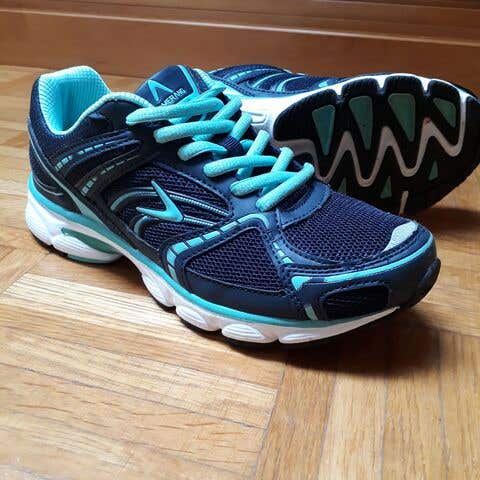 - Zapatillas boomerang