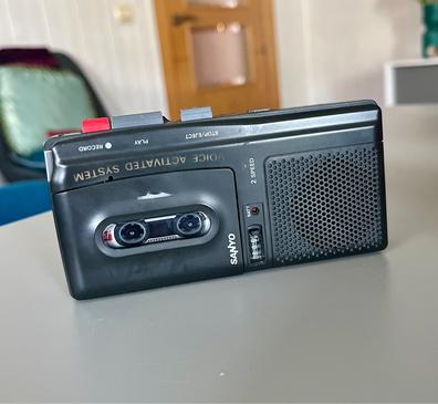 Grabadoras de voz espía Pequeña grabadora de audio oculta con auricular  Mini dictáfono Collar Grabadora Llavero Colgante (Negro)