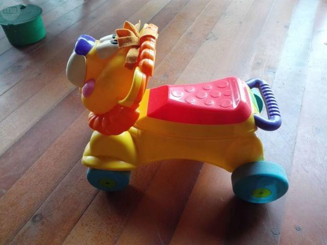 Leon correpasillos fisher price online