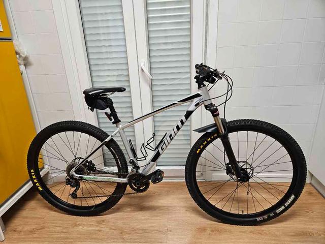 Milanuncios Giant talon 2