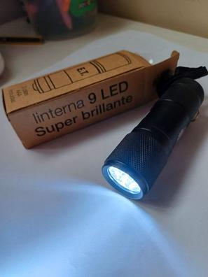 Juego de 4 mini linternas LED superpequeñas, funciona con pilas, linterna  táctica de bolsillo con altos lúmenes para campamento, exteriores
