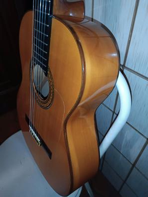 Guitarra flamenca alhambra Guitarras clásicas de segunda mano baratas |  Milanuncios