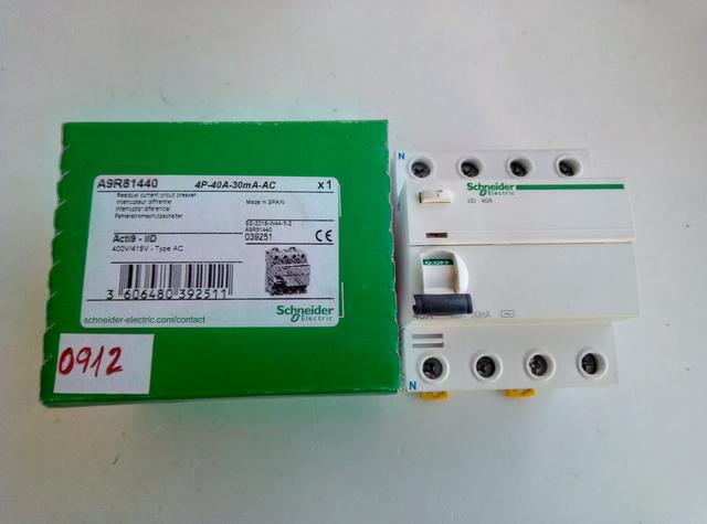 Interruptor diferencial 4p 40A 30mA AC Schneider A9R81440