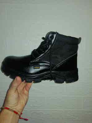 Botas punta acero Ropa, zapatos y moda hombre de segunda mano barata Milanuncios