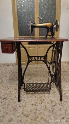 Mesa Singer Vintage en vidrio y estructura de forja con pedal