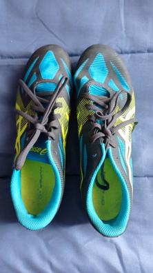 Zapatillas clavos atletismo niño de segunda mano por 30 EUR en Santa María  de Cayón en WALLAPOP